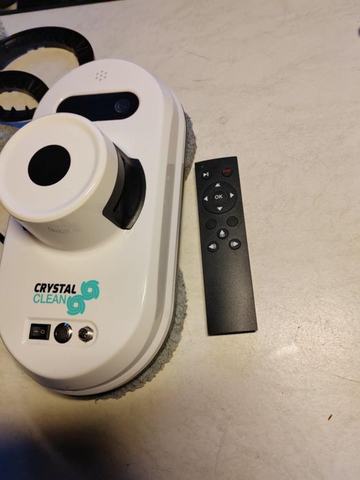 Cristal clear robot myjący do okien