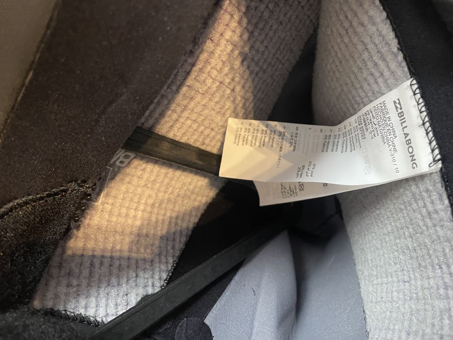 fato de surf billabongo