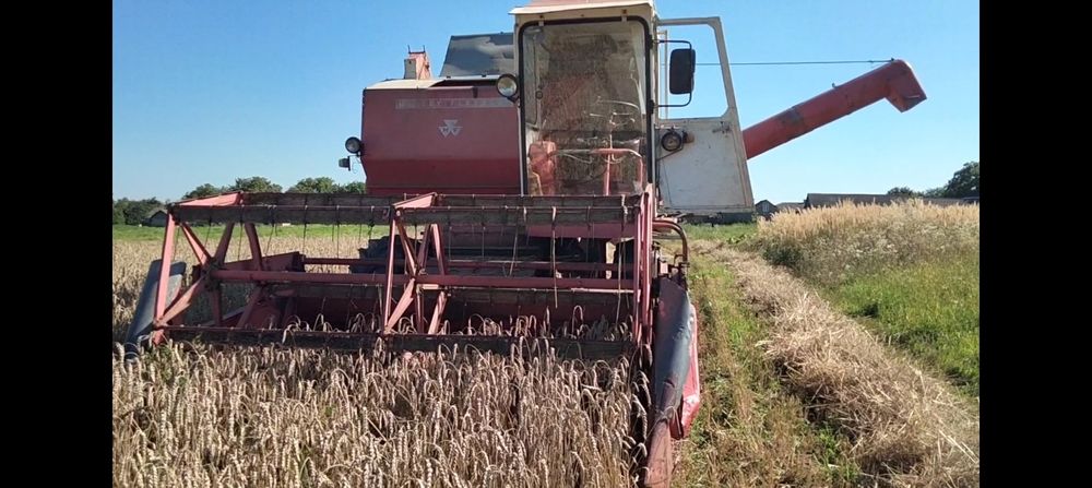 Комбайн Massey Ferguson 87