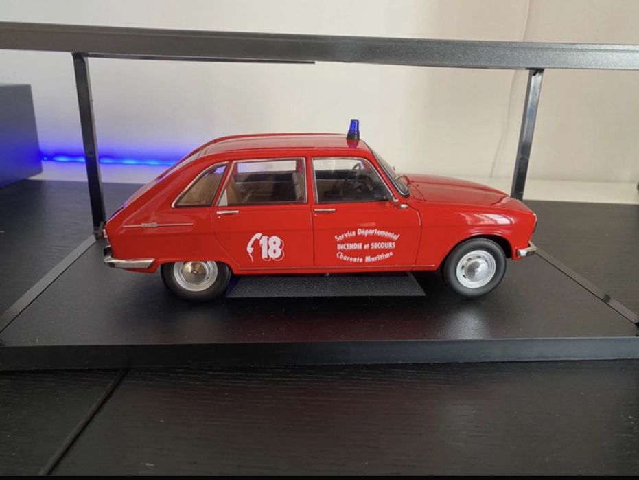Miniatura Renault bombeiros 1:18