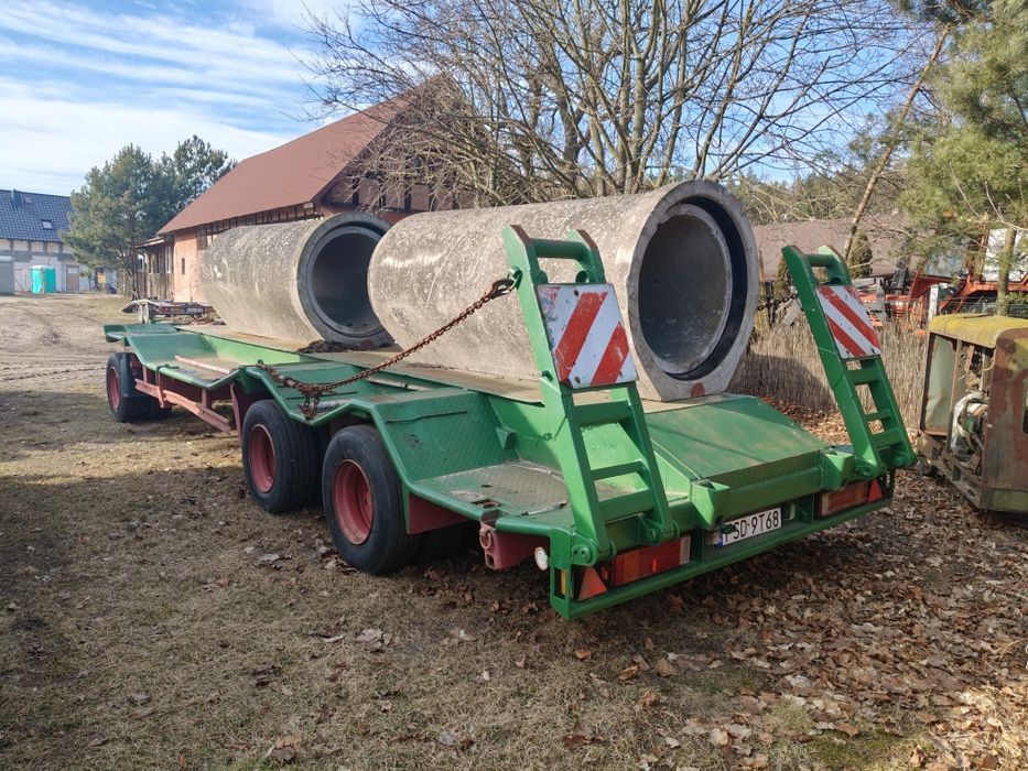 Przyczepa niskopodwozie  do przewozu maszyn