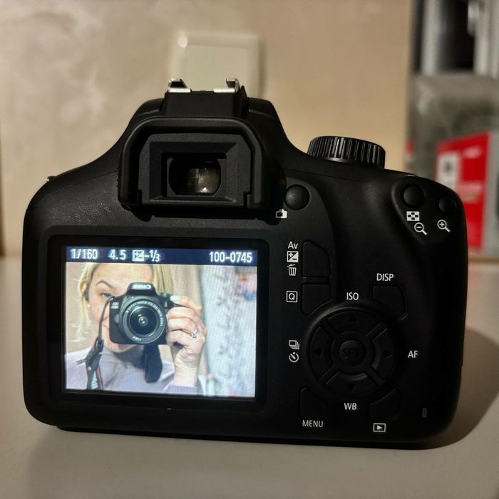 Фотоапарат Canon EOS 4000D
