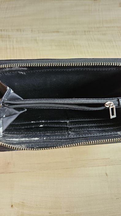 Portfel czarny Guess