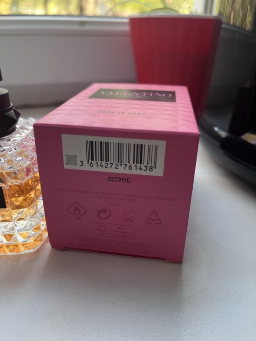 Парфумована вода Valentino Donna Born in Roma