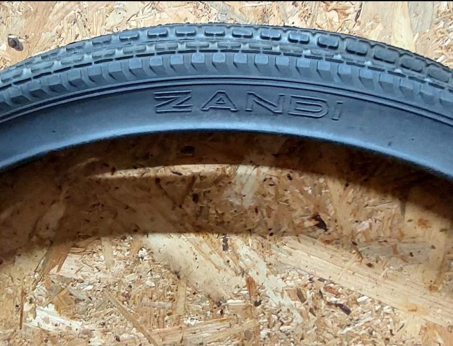 Par de Pneus ZANDI 22 x 1.3/8 - Novos!