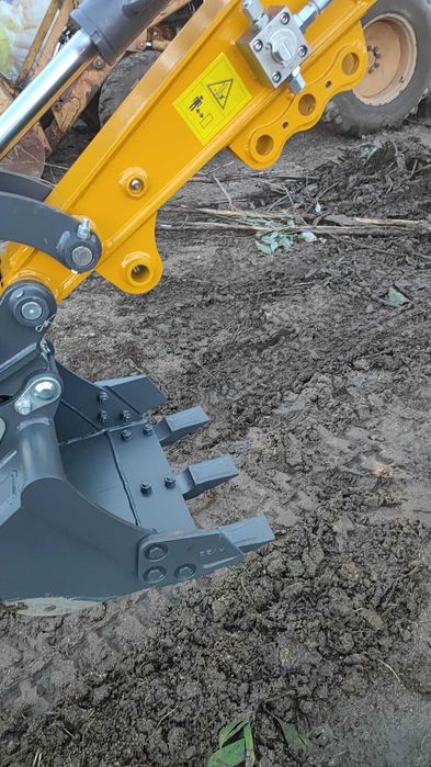 Mini Escavadoras Profissionais 1000,1200,1600 e 1800kg em Stock!