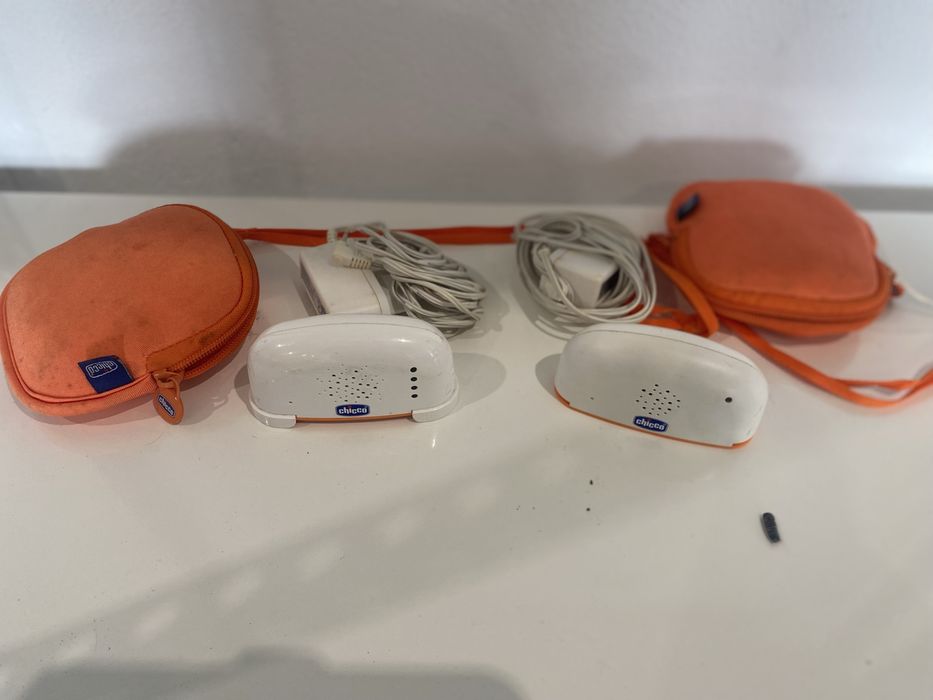 Intercomunicador de bebé da chico