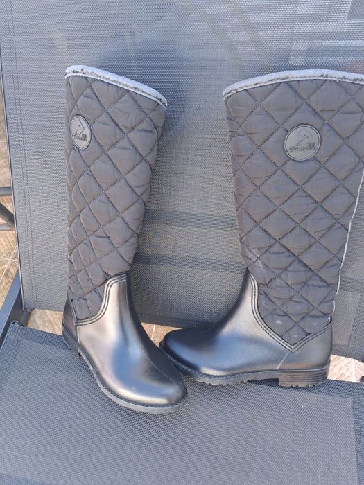 Botas para a chuva com pelo no interior