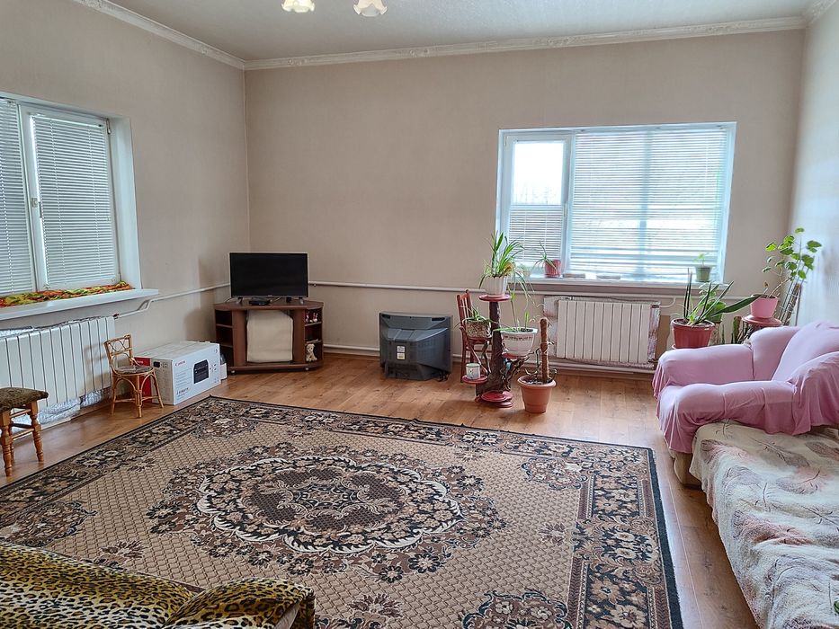 Продаж двоповерхового будинку в селі Голубівка Самарівського району