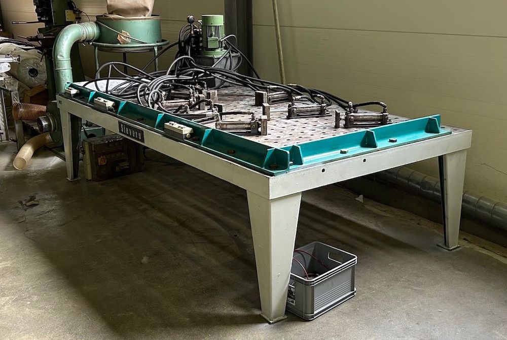 Uniwersalna prasa hydrauliczna SIEVERS 300/150 do klejenia konstrukcji - łuków z drewna