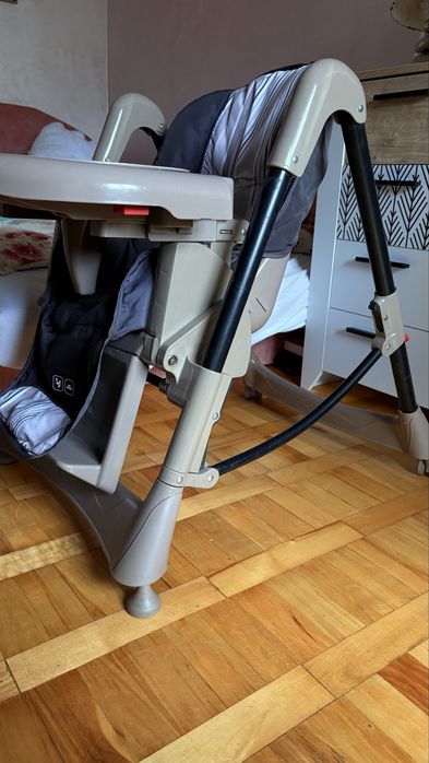 Крісло для годування