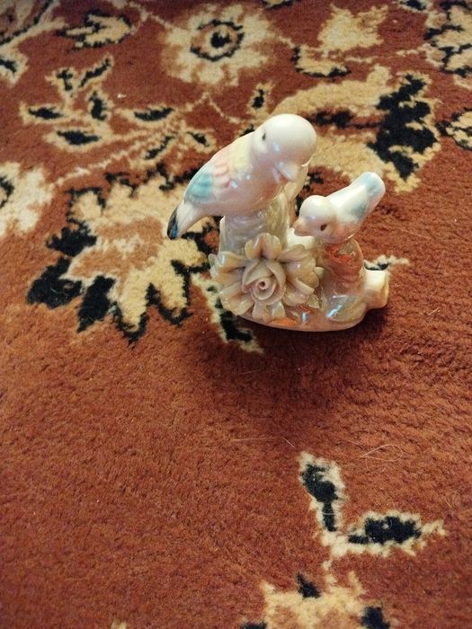 Porcelanowa figurka -świecznik