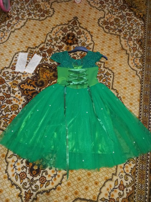 Святкова пишна сукня на дівчинку 5-7років