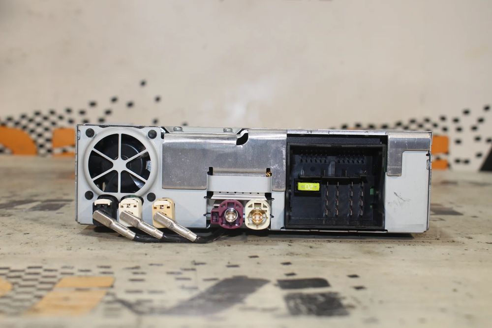 Rádio / auto-rádio BMW 1 (F20)