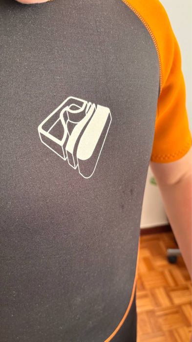 Fato de Surf. Para crianças de 14 anos