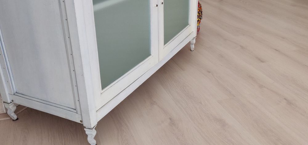 Móvel de Duas Portas Vintage