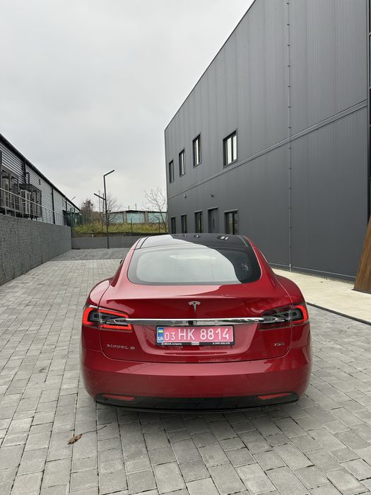 Tesla model S 2016 р