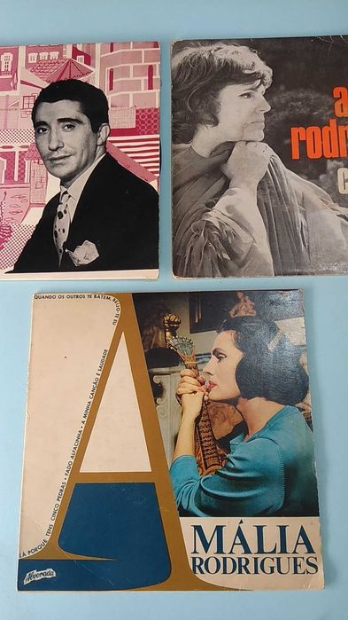 3 singles Amália Rodrigues e Tony de Matos por 10EUR todos.