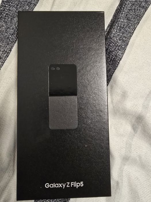 Samsung Zflip5 semi novo