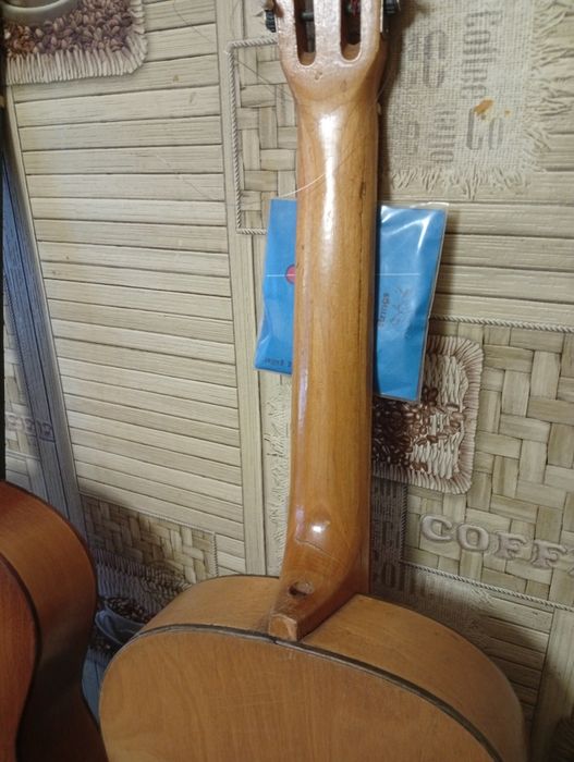 Продам гитары разные