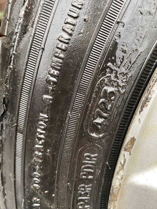 Комплект резины goodyear assurance 215 55 17 47/23