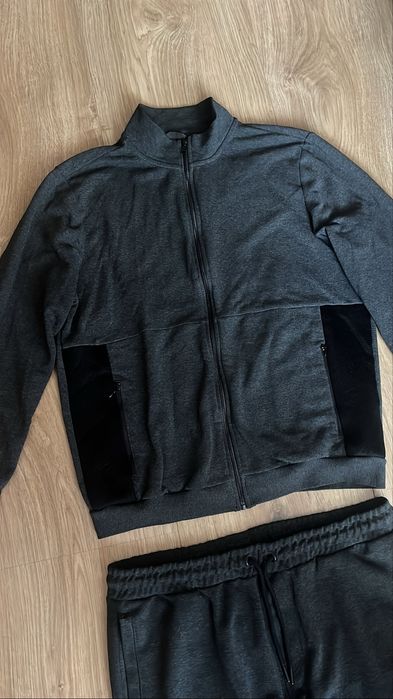 Чоловічі спортивні костюми