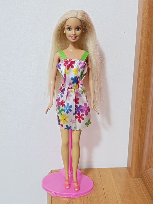 Ubranka dla Barbie - sukienka
