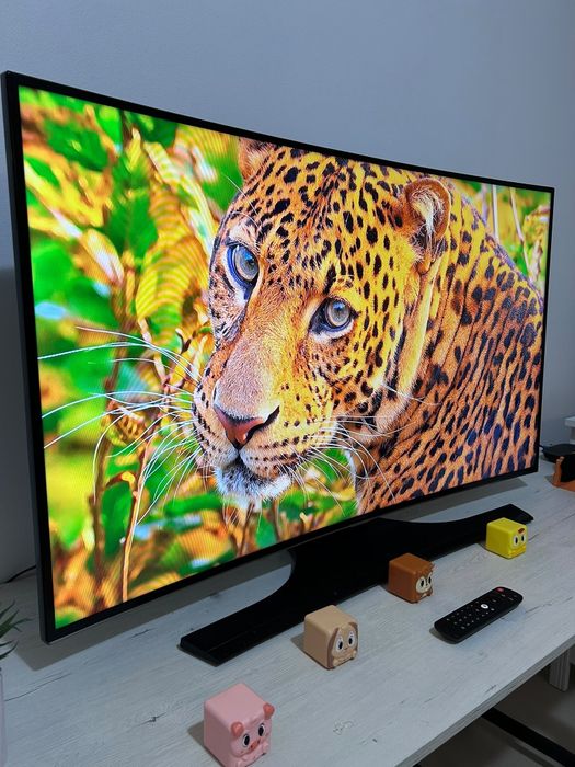 50" Curved Samsung TV Smart