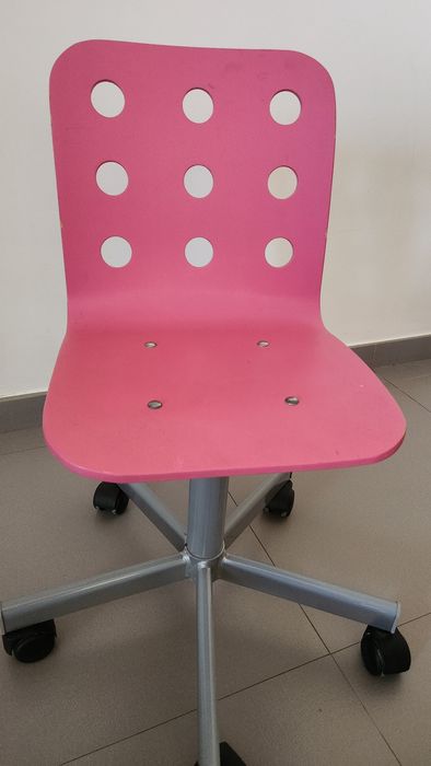 Cadeira cor de rosa  IKEA