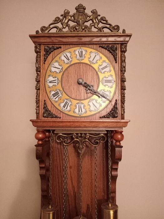 Продам часы настенные четвертные