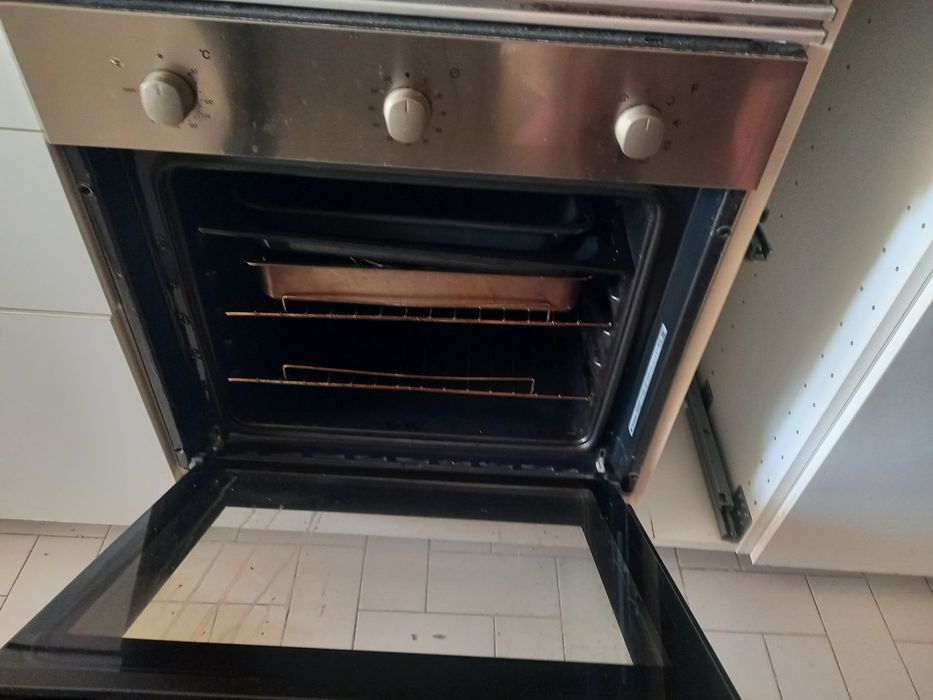 Placa indução com forno vetilado