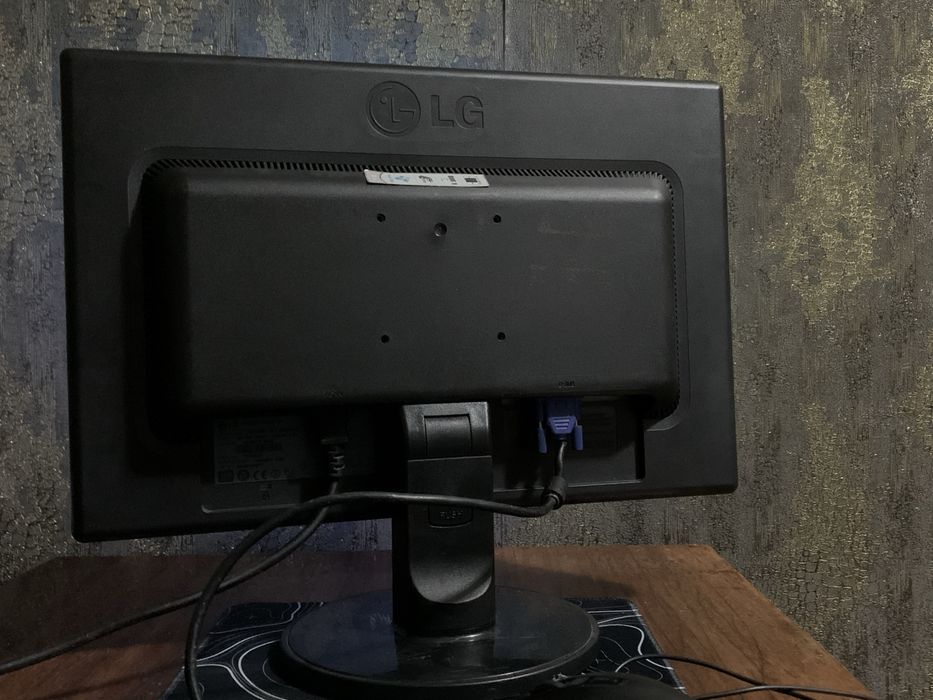 LG Flatron w1942s