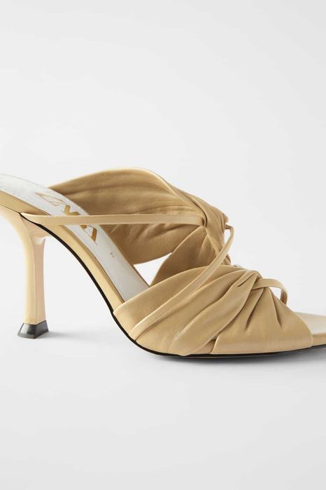 Sandálias beges em pele da Zara como novas !