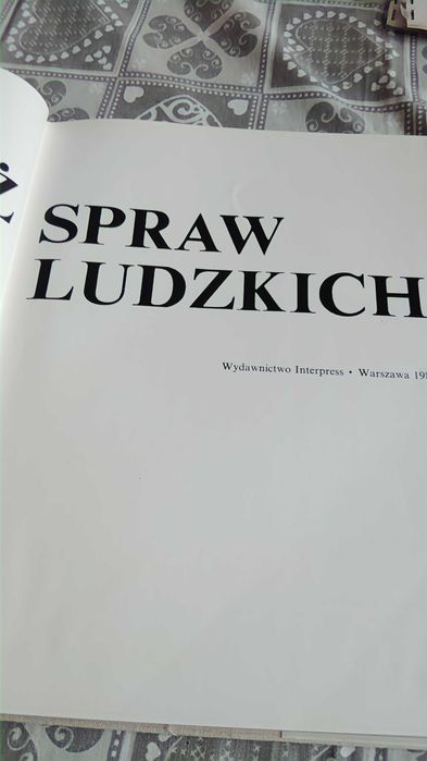 Album Papież spraw ludzkich z 1983.