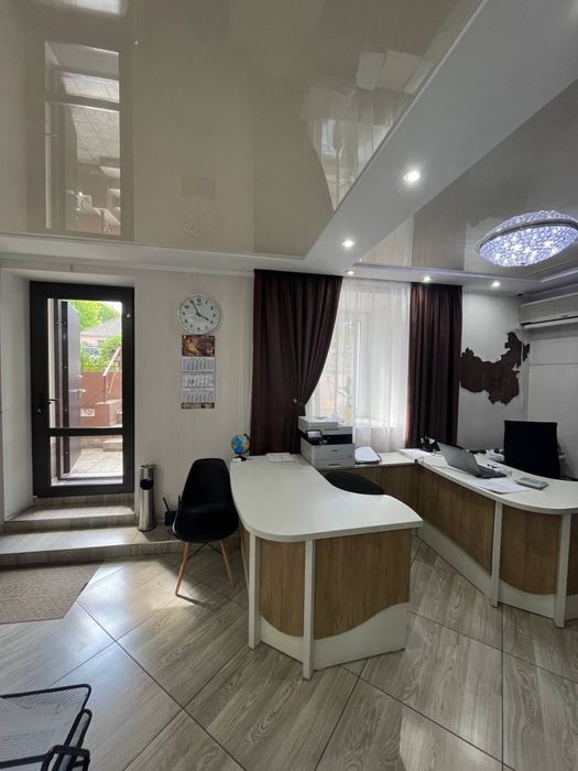 Продаю Комерческое Помещение Центр ( Мариупольская) возле  Грифеля