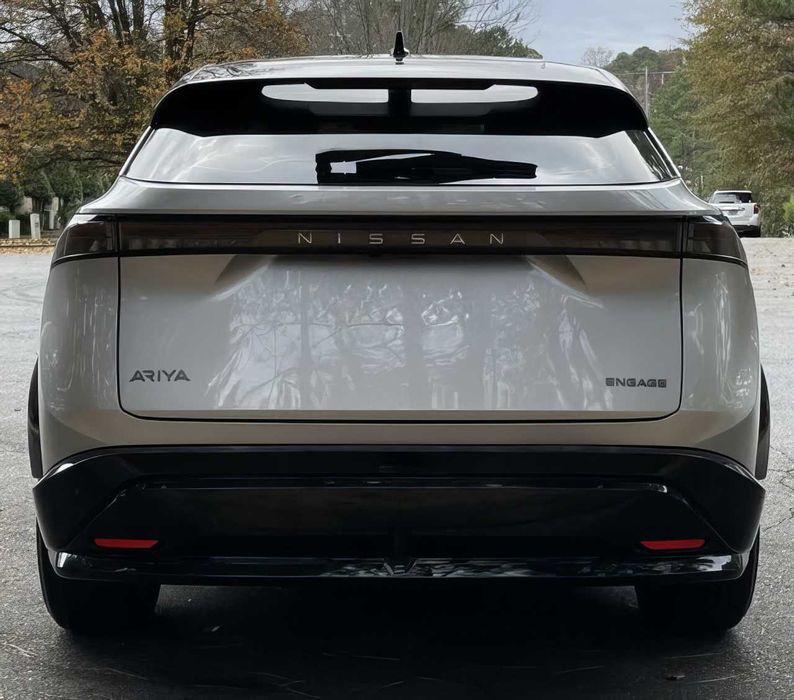 Nissan Ariya      2023
