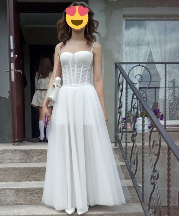 Втягуючі  корсети, корсети з мереживом