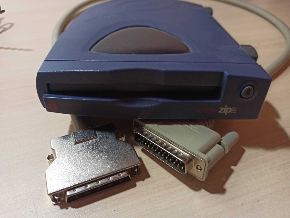 Iomega ZIP Drive 250