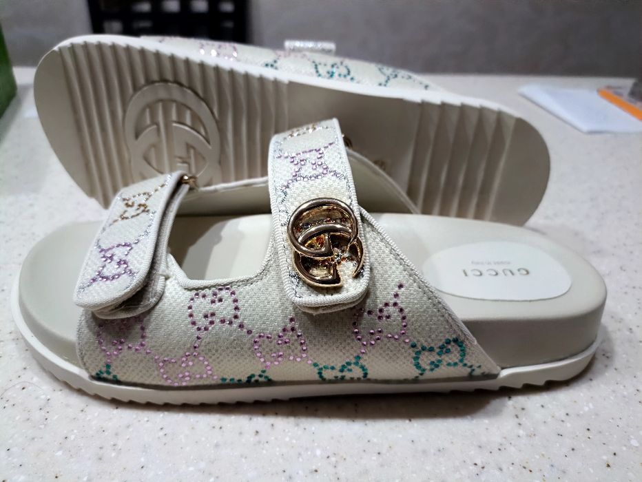 Летние шлепки GUCCI размер 40 на липучке.