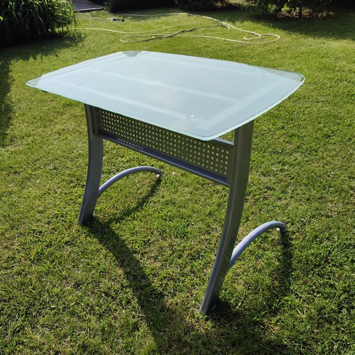 Скляний письмовий стіл