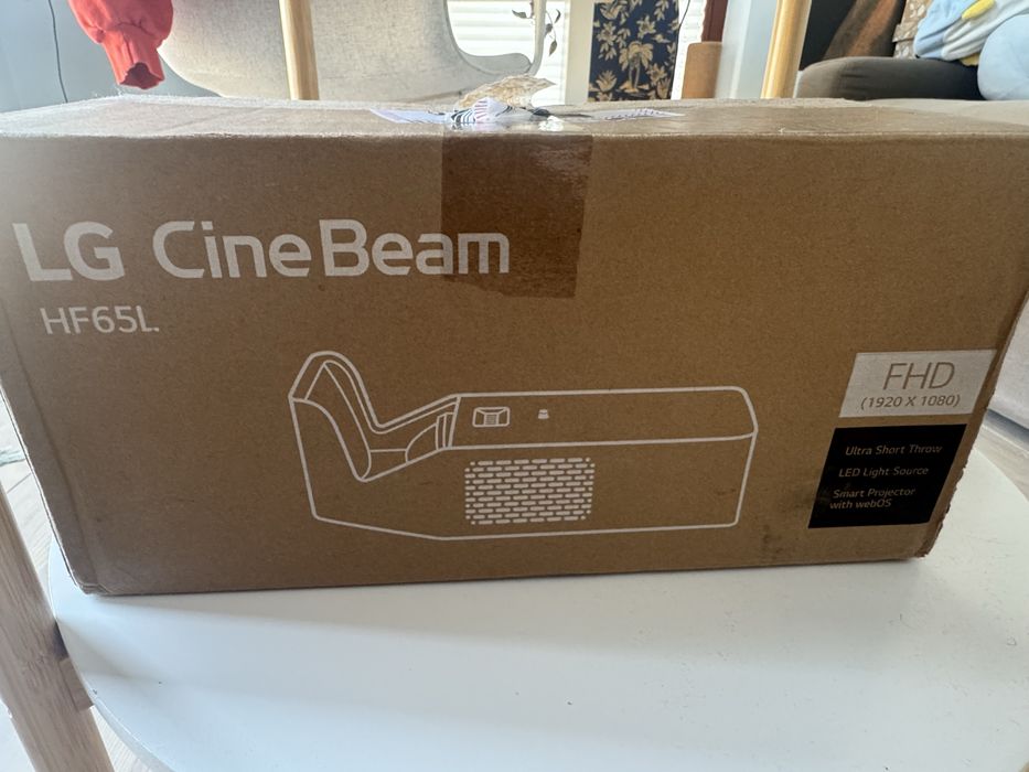 Projektor wyświetlacz LG Cine Beam HF65LSR hdmi