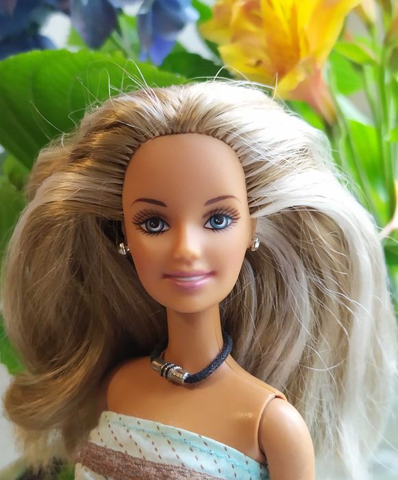 Ніжна California Girl Barbie Ear Piercing, Mattel,  2004.