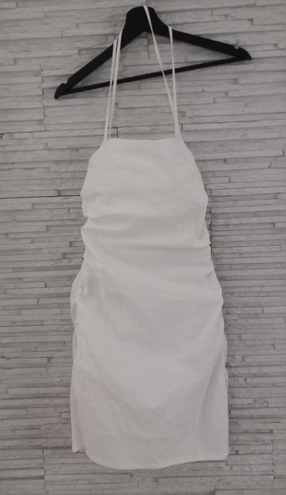 Sukienka bez pleców "Bershka "R.S