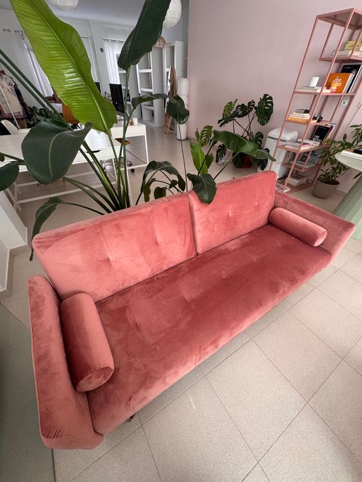Sofá Sklum rosa veludo