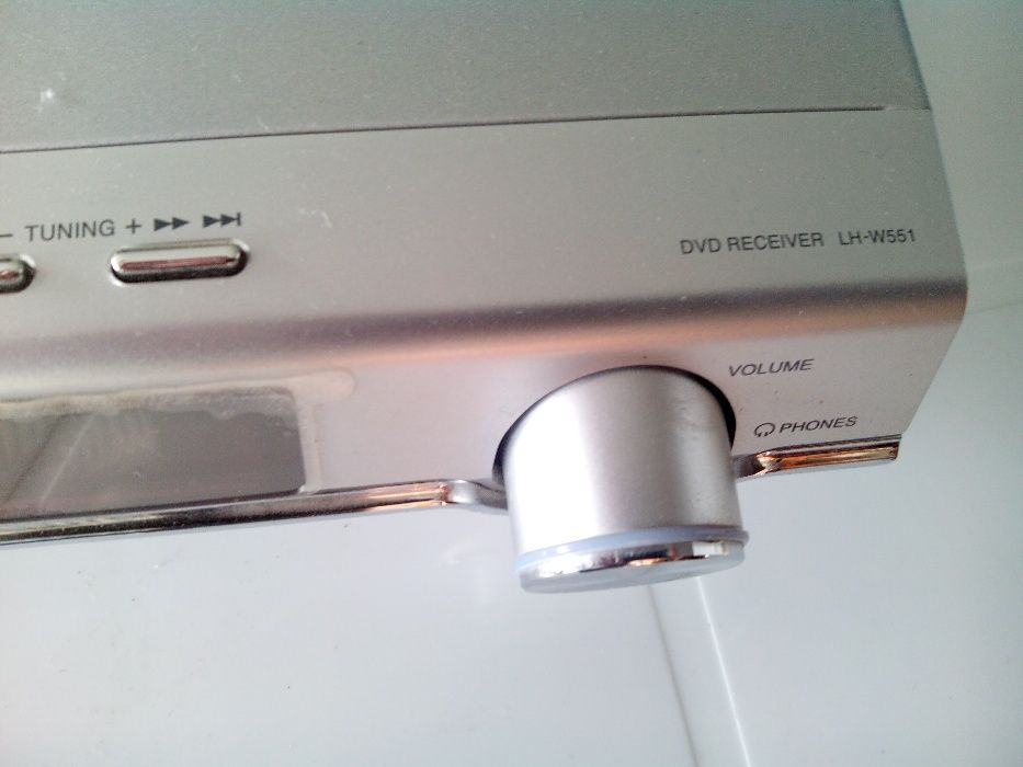 LG LH-W551 DVD/USB Cinema em casa 5.1 (para peças)