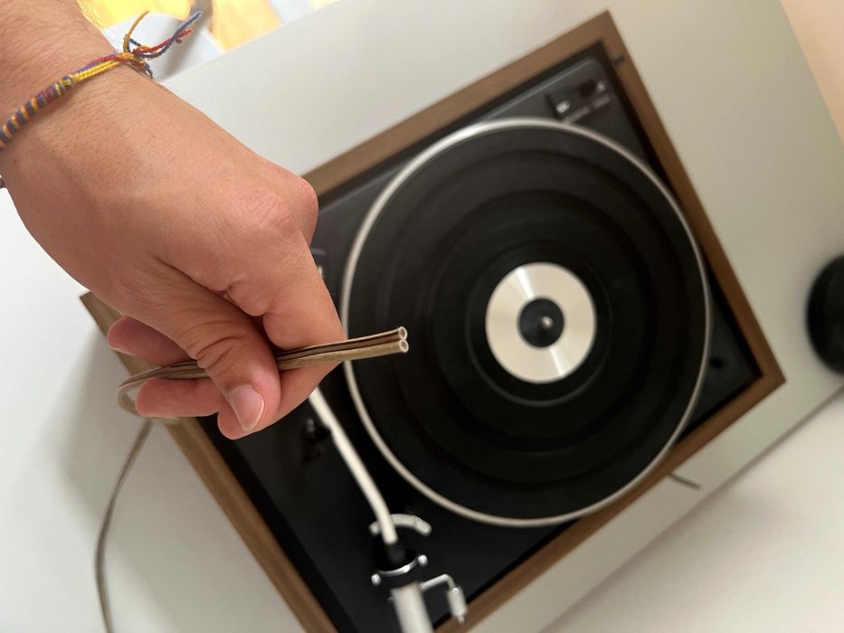 Gira-discos de vinil para reparar - Vinyl record player to repair