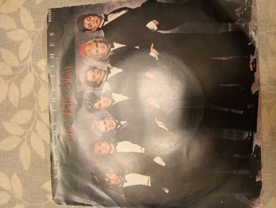 Vinil 7 'pol dos The Belle Stars c/ Sign of Times & Madness