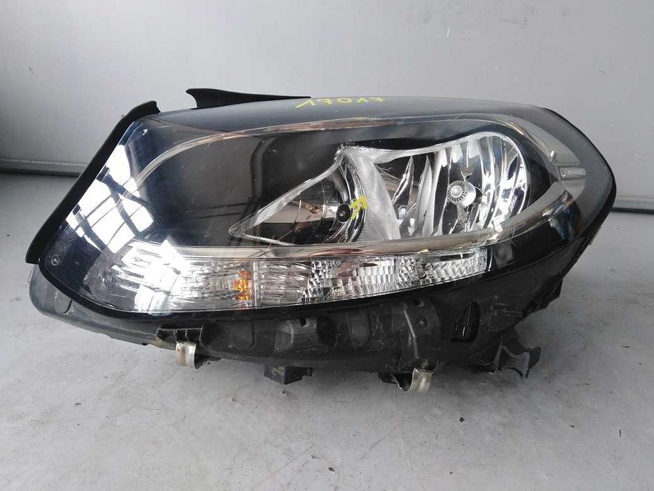 Mercedes W246 B-Klasa Lift Lampa Przód Lewa