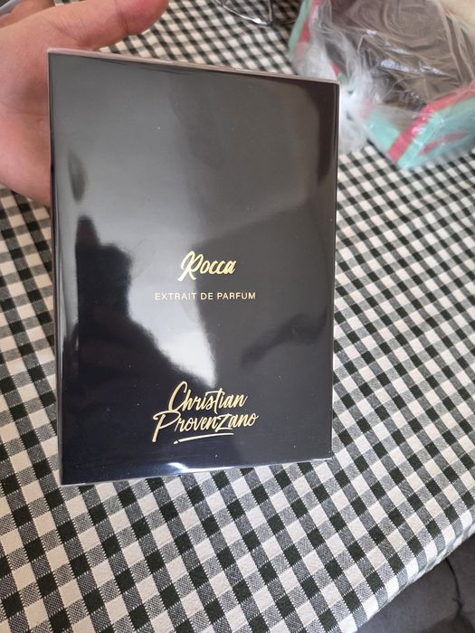 Perfume Rocca extrair de perfume novo e selado