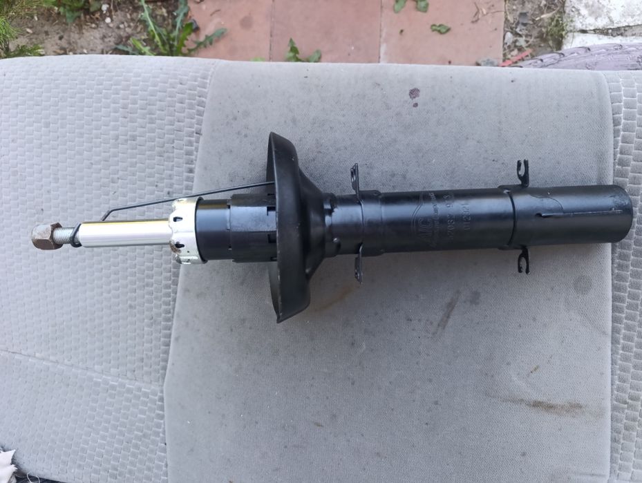 Стойка передняя Фольксваген/Шкода/Сеат